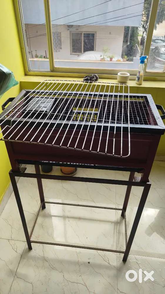 Barbeque Grill with All Equipment – Unused, Needs Minor Paint Touch-Up