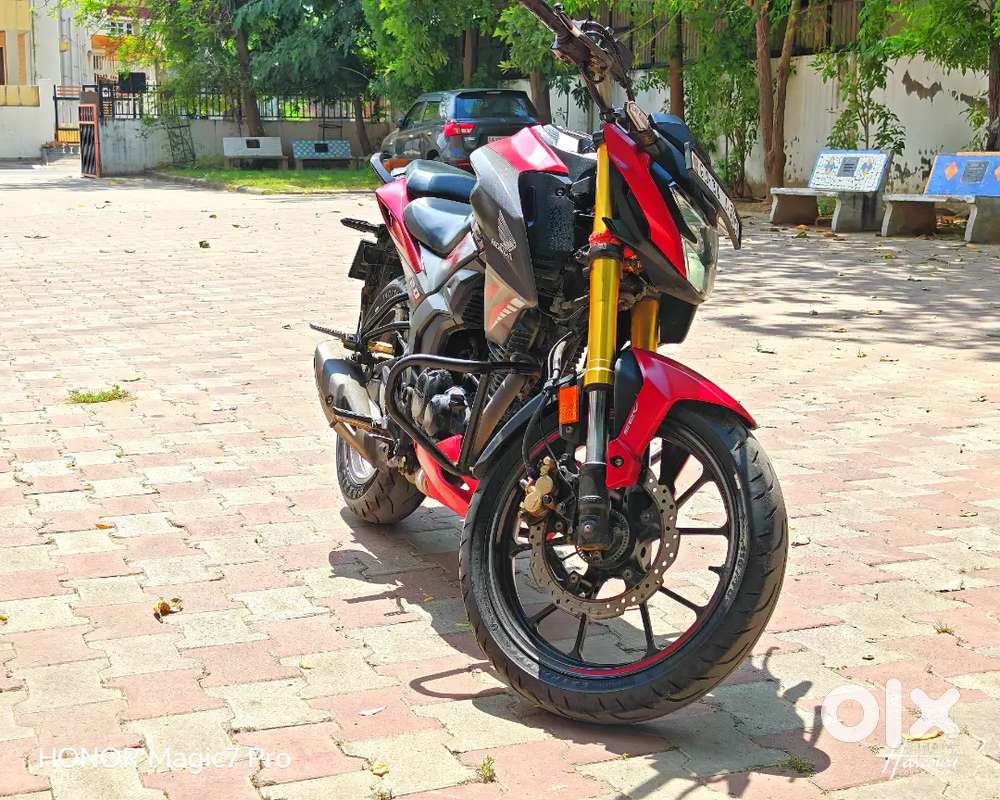 Honda cb hornet 2.0 red edition