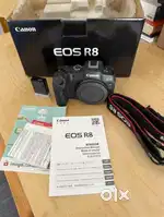 Canon R8 camera 24.2mp w 1000 Shutter count + Warranty