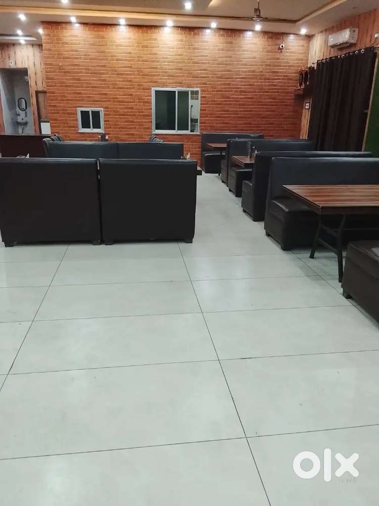 Cook chahiye argent mein