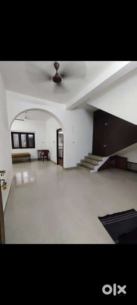 1 BHK SPACIOUS HOUSE GROUND FLOOR RENT AT VYTILA GOLD SOUK NEAR