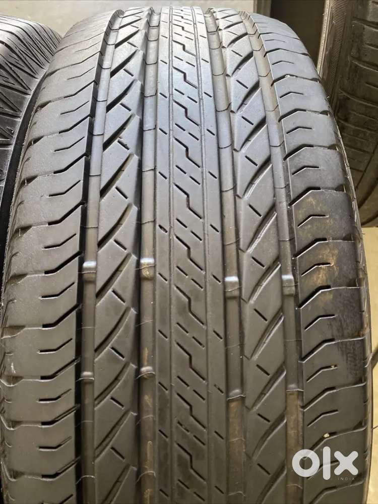 235 60 18 bridgestone less used 4 tyres.