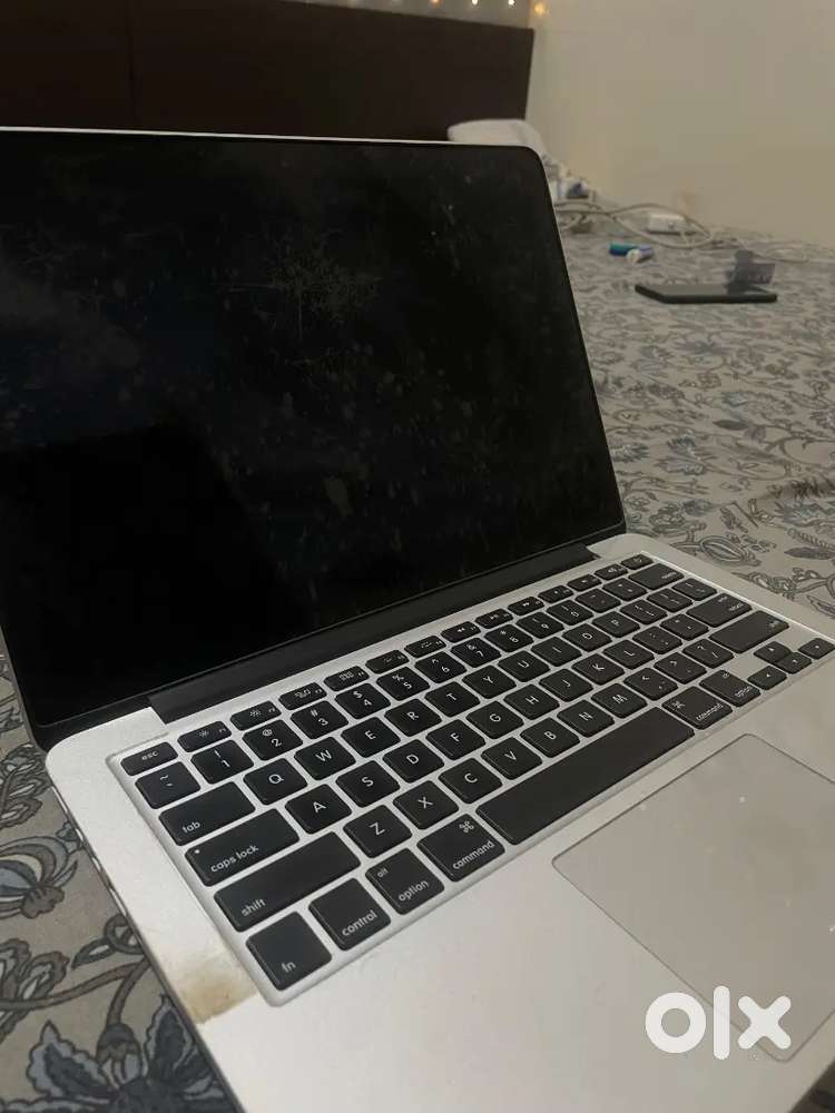 Apple MacBook Pro (13-inch, Early 2015) – Excellent Condition