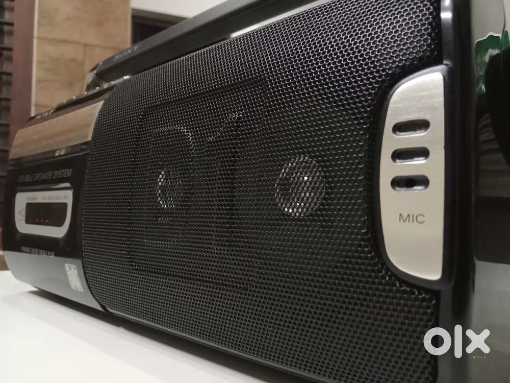 Sony 3 band casset recorder, new from UAE
