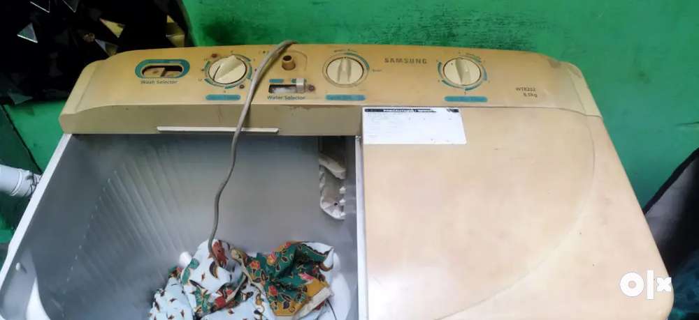 Samsung washing machine.Koi kharabi nhi h ek dam ok h