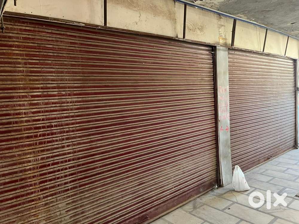 Spacious 2 shops available for office work