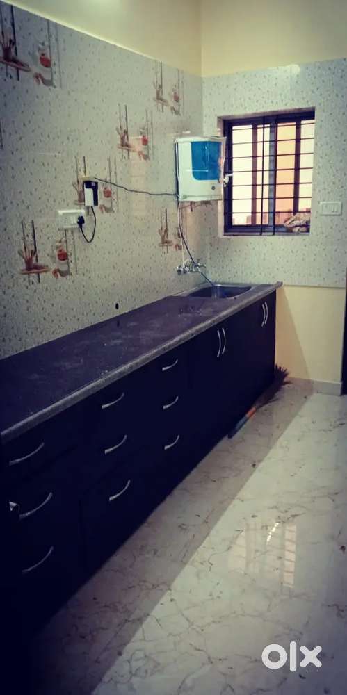 1bhk house yadav colony available for rent 8000/-