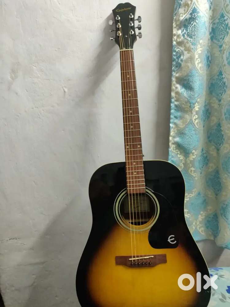 EPIPHONE NEW ACOUSTIC GUITAR