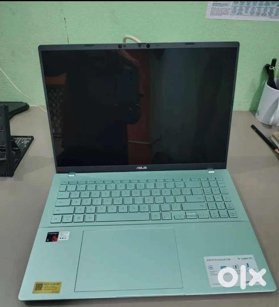 Asus vivobook S16 OLED ( 2025 ) with   snapdragon X processor