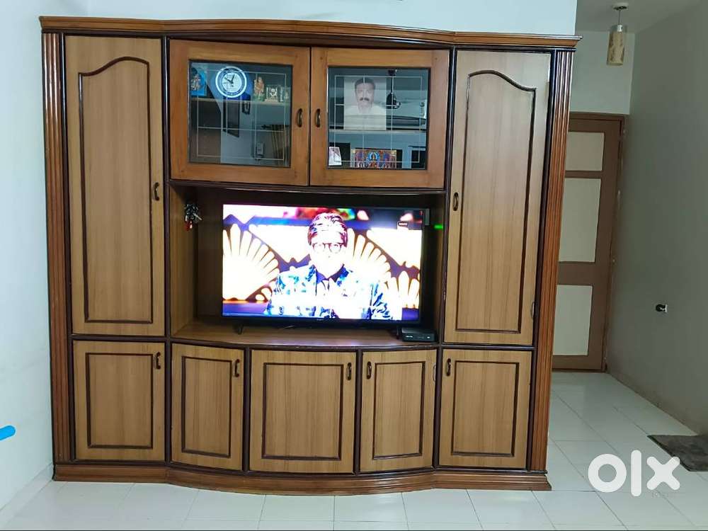 TV unit with wardrobes