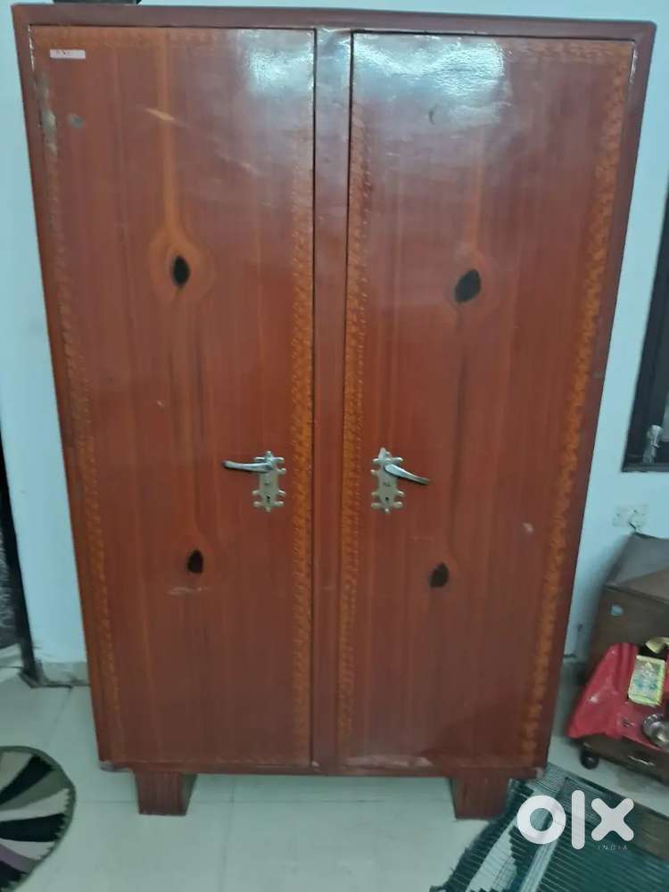 Metal body double door big heavy Almira
