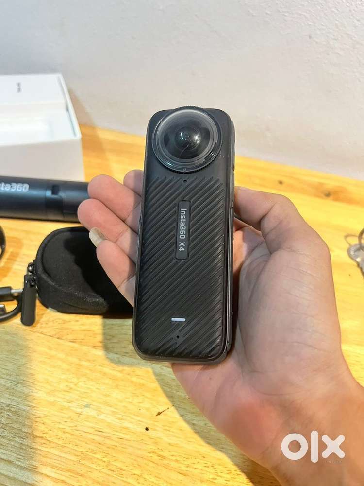 Insta 360 X4