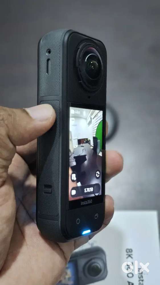INSTA 360  X5