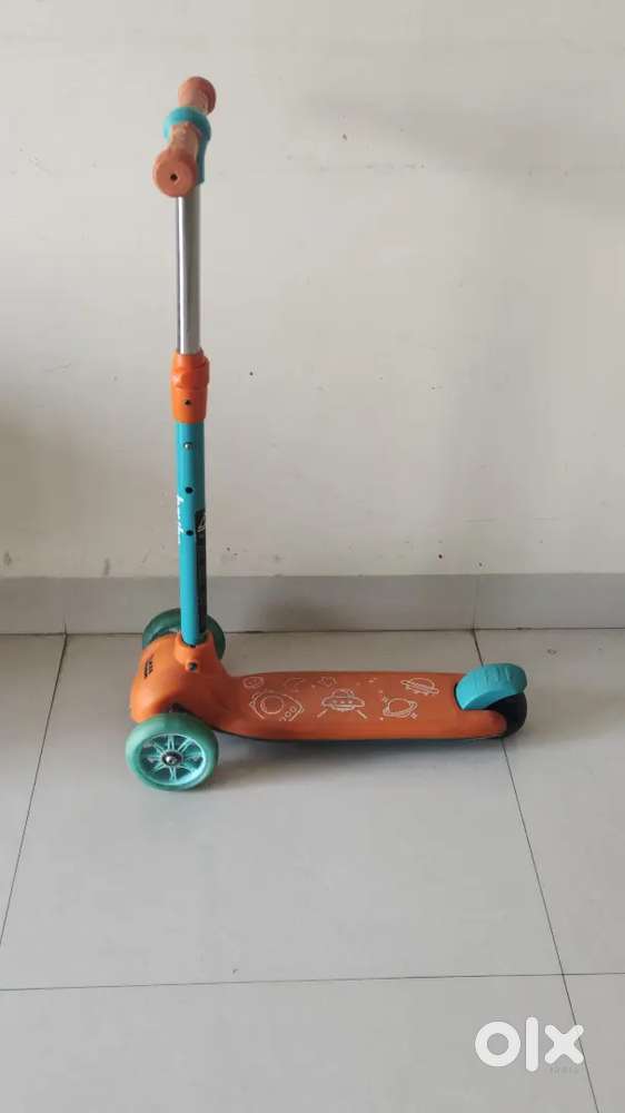 Kids scooter with 3 height adjustment