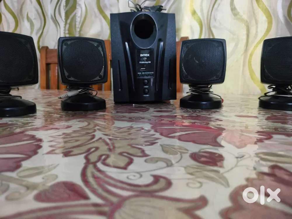 Music system with 4speaker with another extra speakers