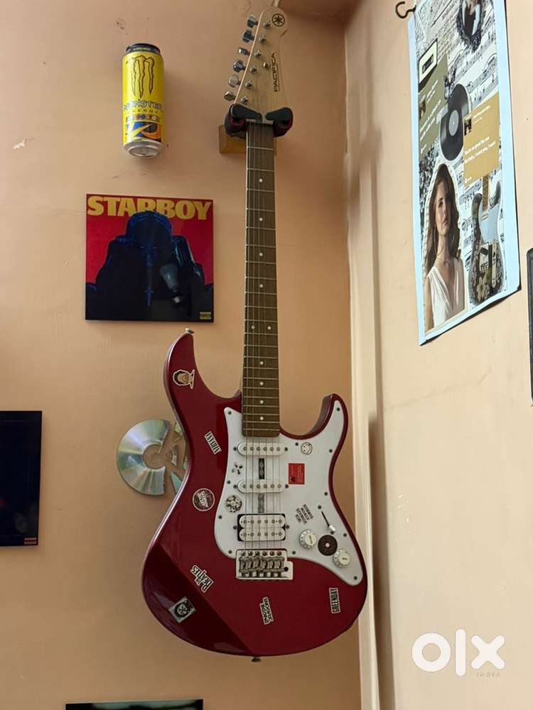 Yamaha PACIFICA012 Electric Guitar, Red Metallic