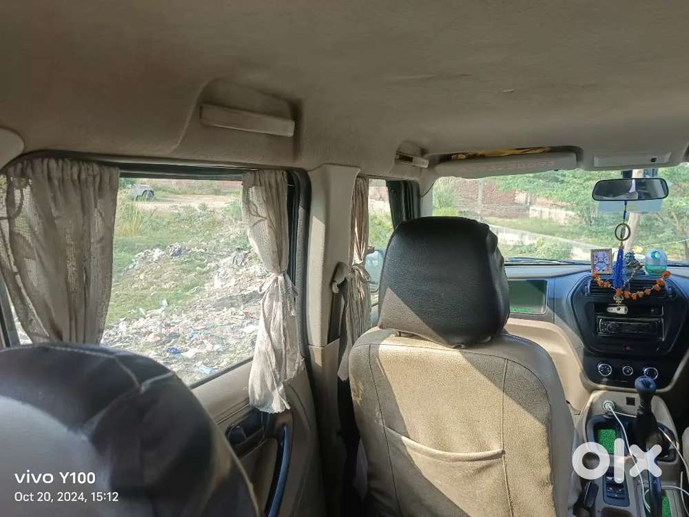 Mahindra TUV 300 Plus 2016 Diesel 220000