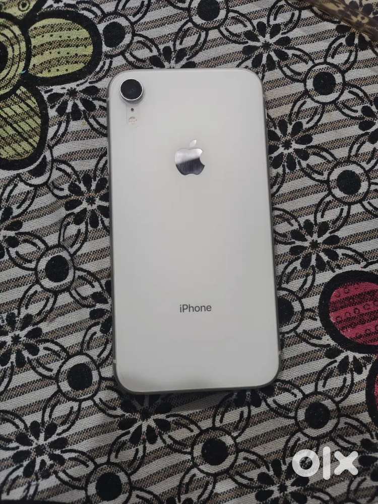 Iphone XR 100% battery healthy all good