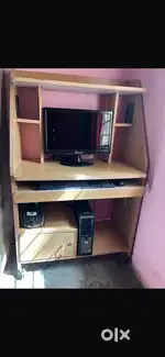 Computer full set with stand [Slightly negotiable]