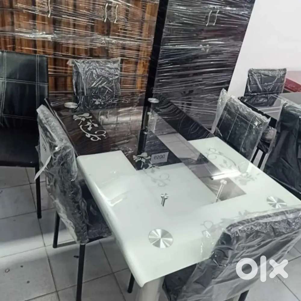 Furniturewalas: Dining tables at affordable prices..