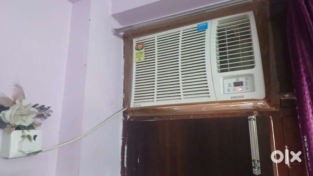 Window AC 1.5 tan