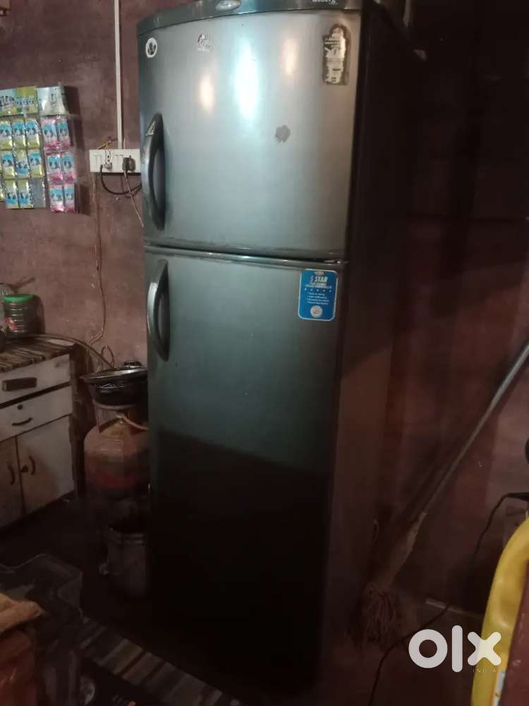 Whirlpool 350L डबल डोर फ्रिज अच्छी कूलिंग कोई खराबी नहीं कम रेट पर है