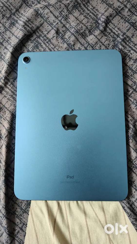 iPad 10 (Wifi only + 64GB) with Box