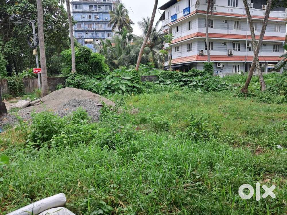 7 Cents of Commercial Property in Palarivattom.