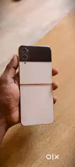 SAMSUNG FLIP 4 ( 256 GB )