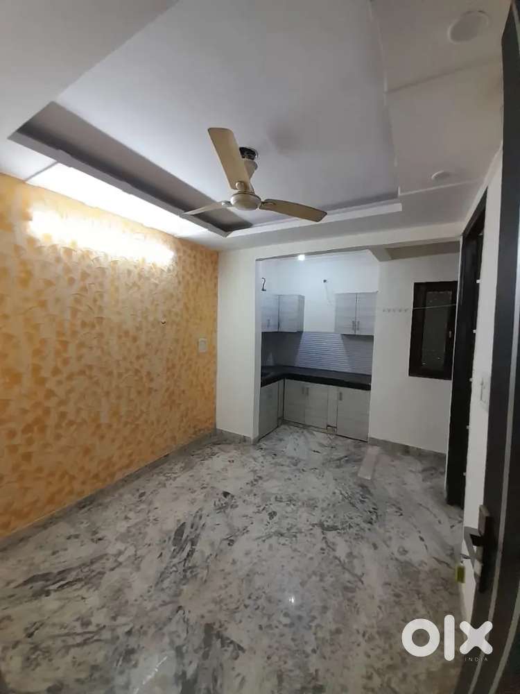 1bhk sale  flat in govindpuri