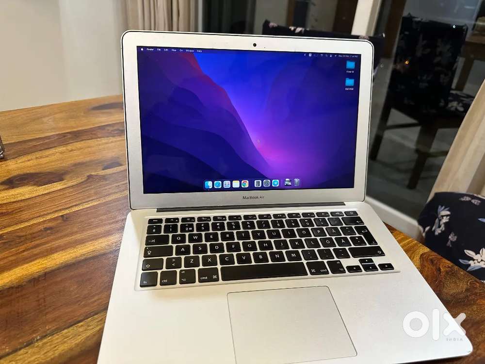 Excellent Condition-Apple Macbook Air