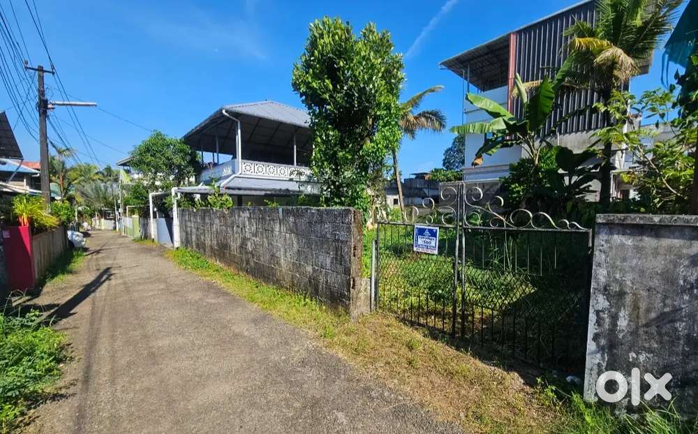 4 cent plot at muppathadom eramam