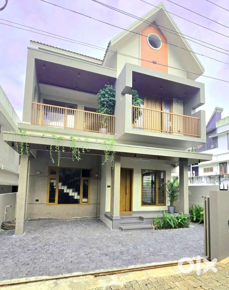 NEWLY 3BED ROOMS INDEPENDENT VILLA IN ALUVA NEAR EDATHALA