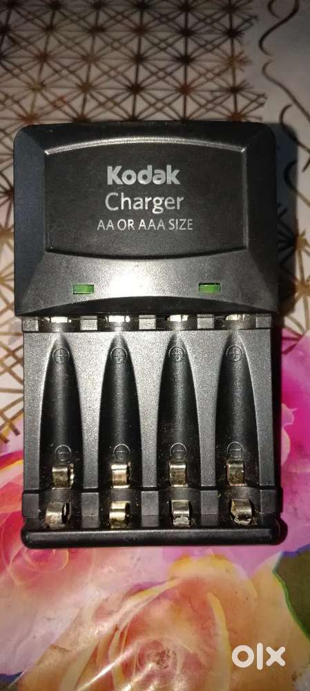KODAK RECHARGEABLE BATTERY CHARGER