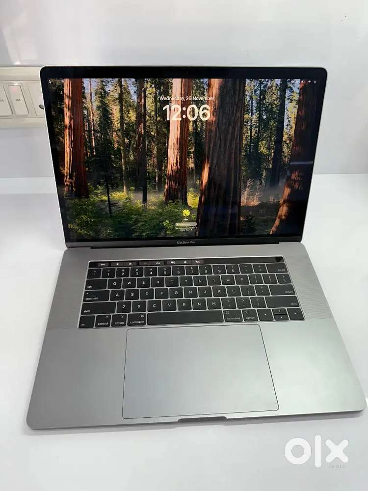 15 Macbook Pro Touchbar 16Gb Ram 256Gb SSD 5.5Gb Total Gfx
