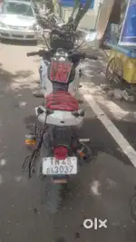 Yamaha Fazer white
