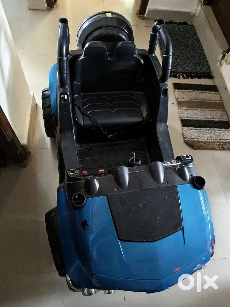 Battery charging car