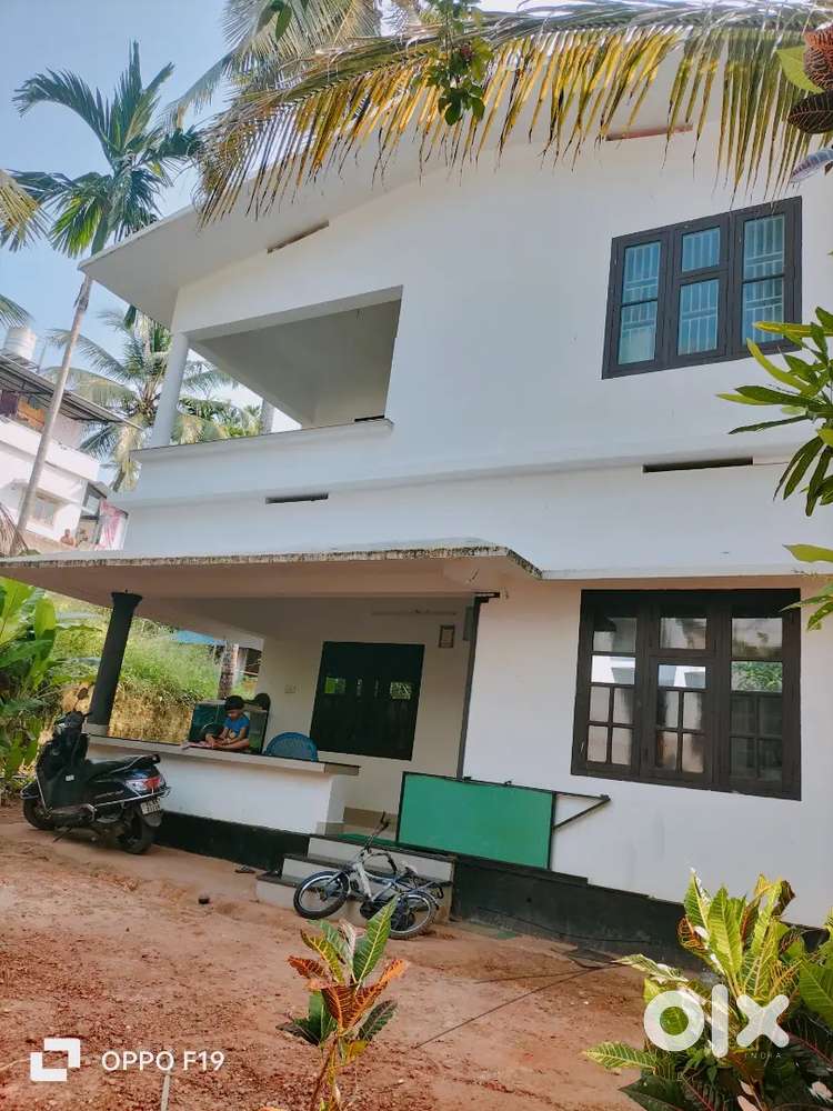 10 സെൻ്റ് സ്ഥലം  അഫ് റ്റയർ വീട് 5 റും നല്ല കിണർ വെള്ളം