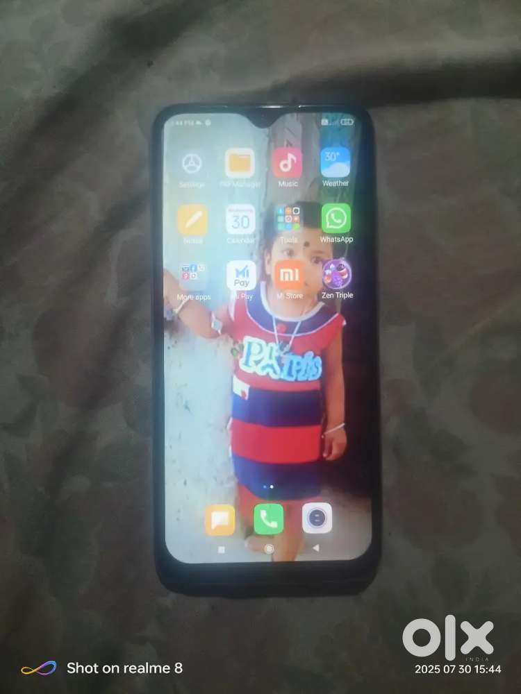 Redme note 8very good condition allok back camera Dust Box and charger