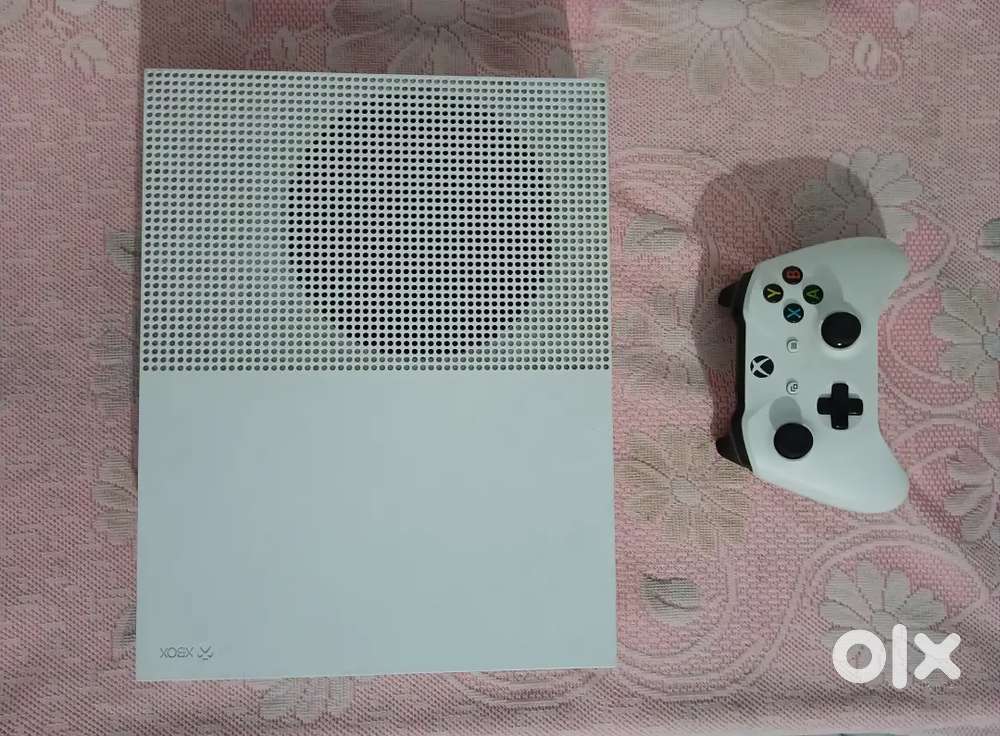 Xbox One s 500gb very good condition
