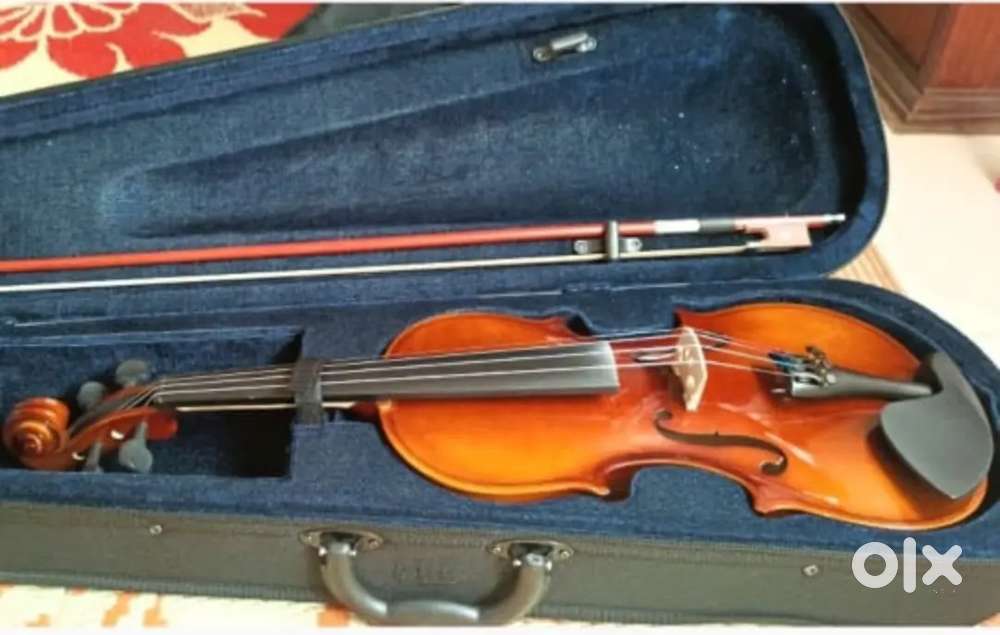 New unused violin instrument is available for sell