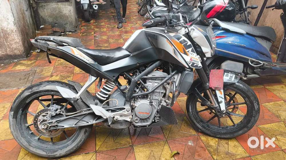 Ktm duke 200 v4 row power