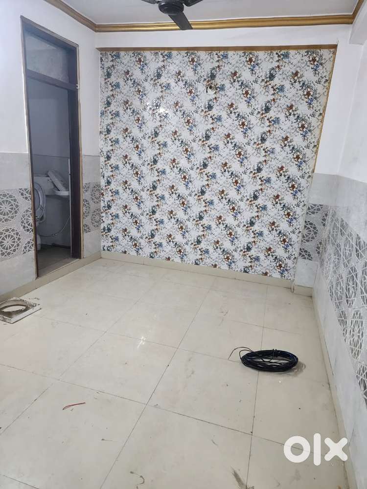 2bhk flat with electricity included