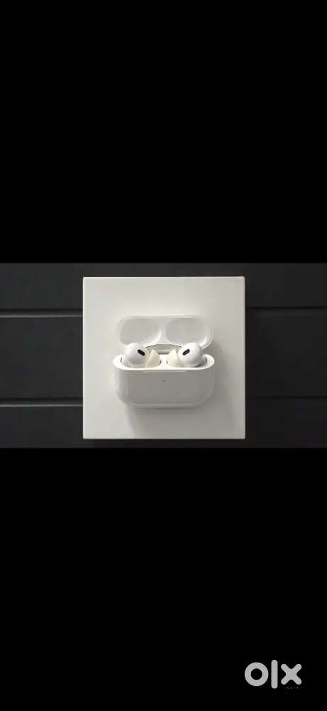 Apple airpods 2nd gen pro and Watch series 8 45mm