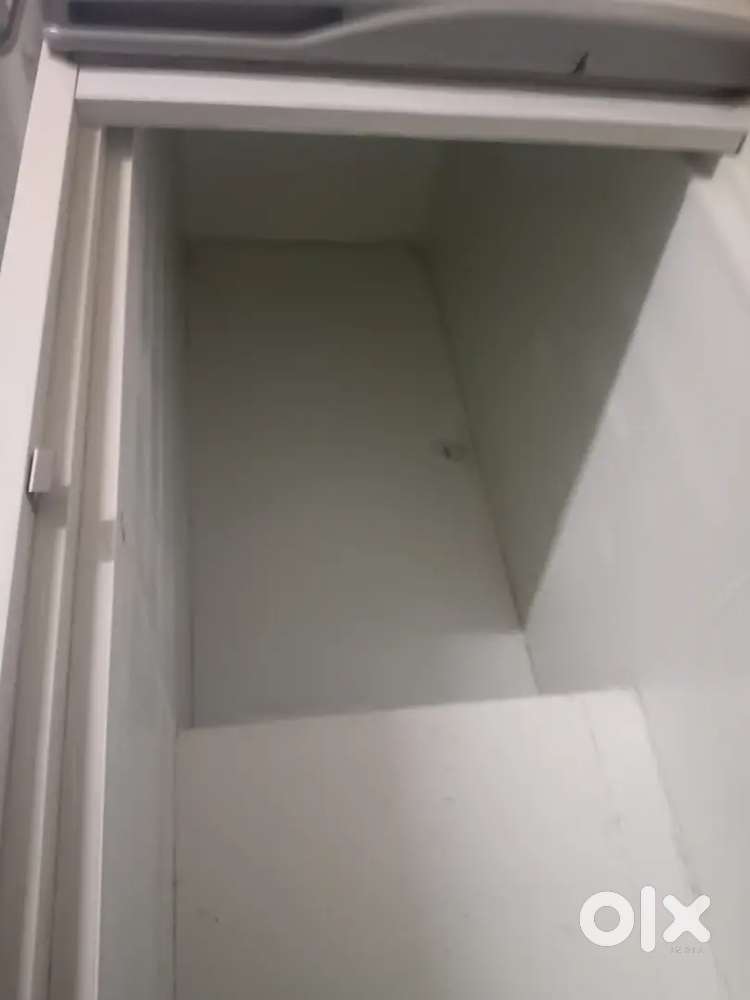 Deep freezer
