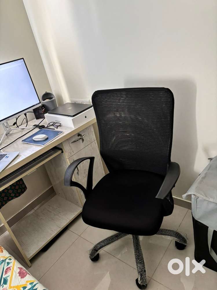 Office Chair (Hardly Used) - Available at ₹2000