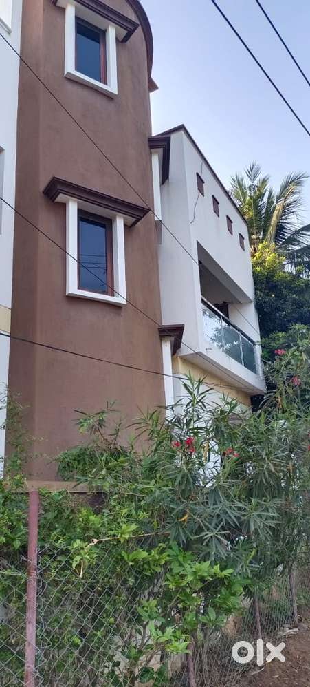3 Bhk Corner property for sale in prime Location in Ponmeni Area.