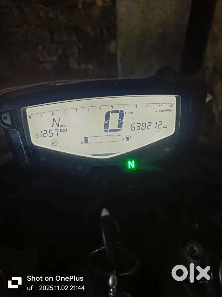 63500 km driven. Apache rtr 2004v mint condition me hain.