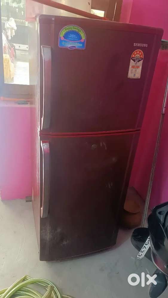 Samsung Fridge 250 litres