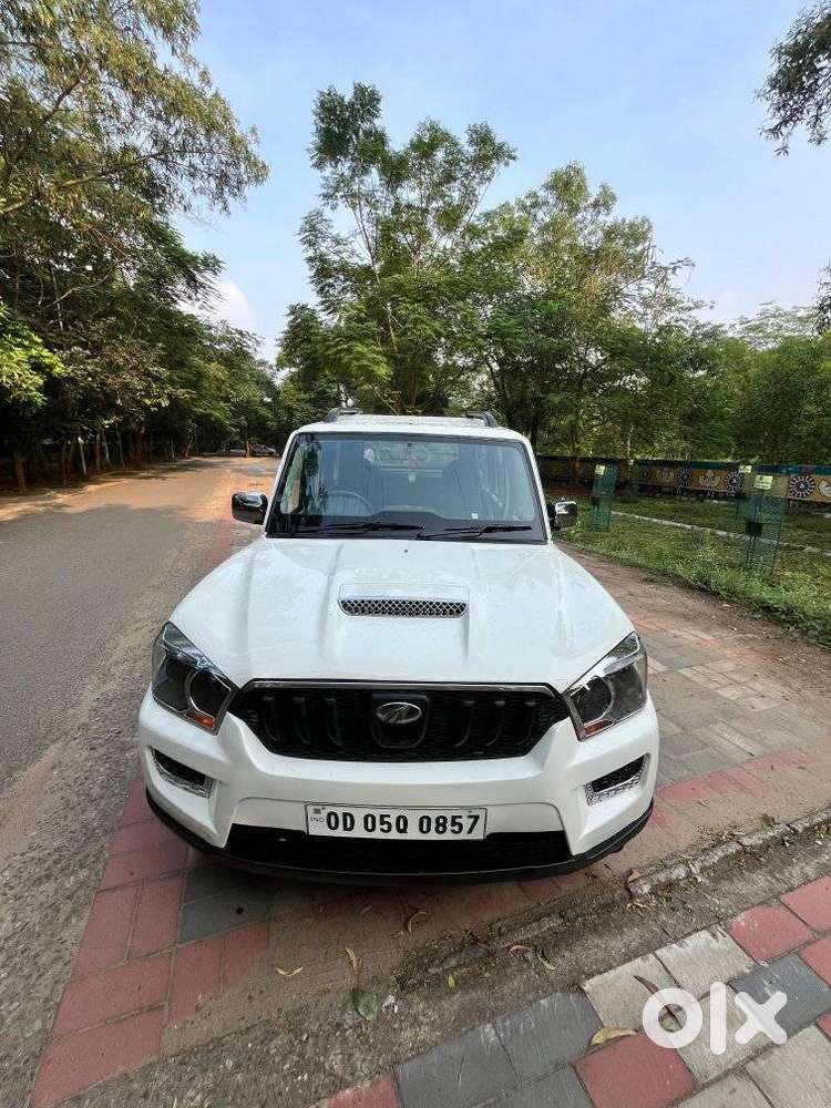Mahindra Scorpio S4 9 Seater, 2015, Diesel